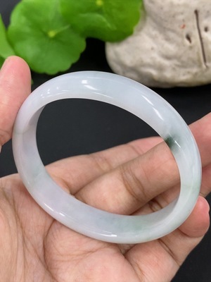 F46598952 翡翠贵妃手镯 货品总重约31.42g 52.5/48圈口