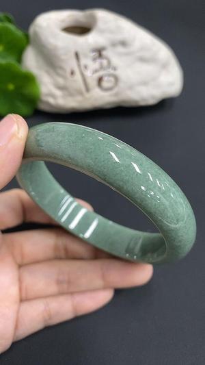 F1121968 Jadeite Regular Bangle with Cracks and Lines - Size 58.4