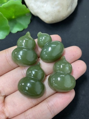 H46507378 和田玉挂件   葫芦   货品总重约29.6g