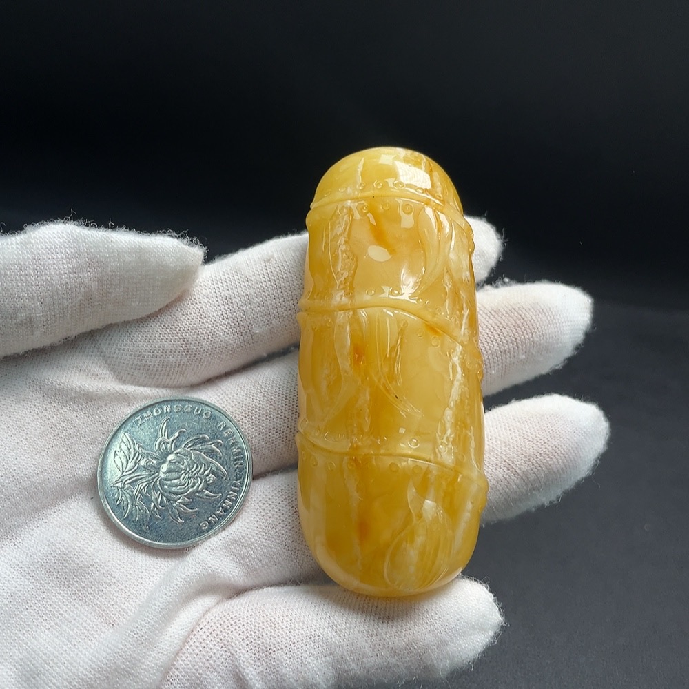 C25930826 Amber Beeswax Pendant with Colorless Coating, Total Weight Approx. 27.77g