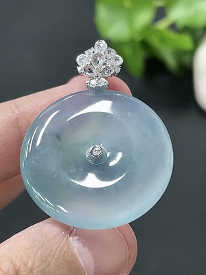 F35109494 Jadeite Pendant Peace Buckle 18k with Diamond Accent Total Weight Approx. 11.43g