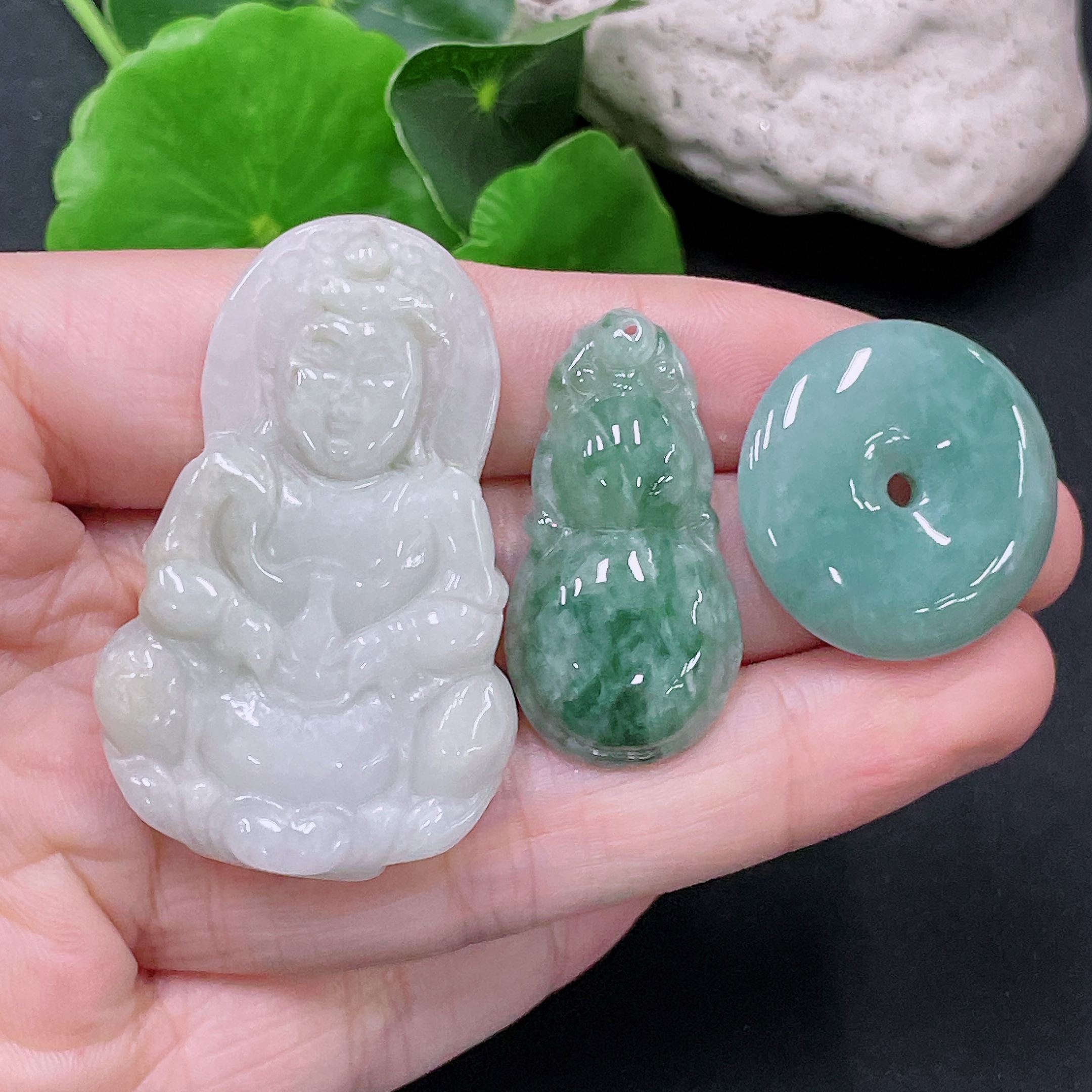F33893615 Jadeite Pendant Guanyin Gourd Peace Buckle