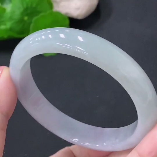 F28306266 Jadeite Regular Bangle 58.8mm (Approx. 54.6g)