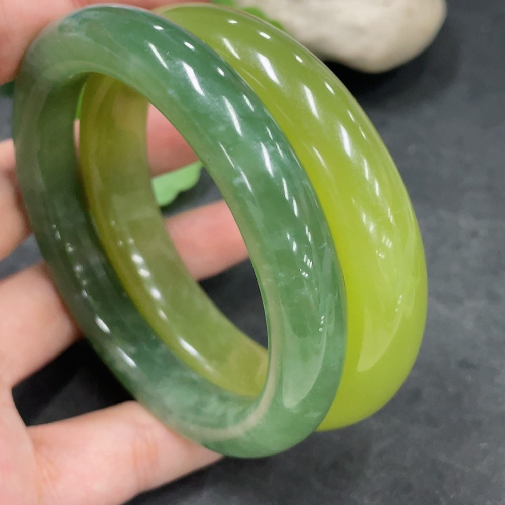 H34980145 Xiuyu (Serpentine Jade) Round Bracelet Size 57.1/58 Total Weight Approx. 90.9g