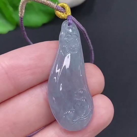 F29392402 Jadeite Auspicious Fish Pendant Total Weight Approx. 4g (including rope weight)