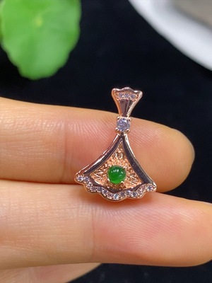 F35136796 Jadeite cabochon inlaid pendant, non-gold, total weight approximately 1.34g