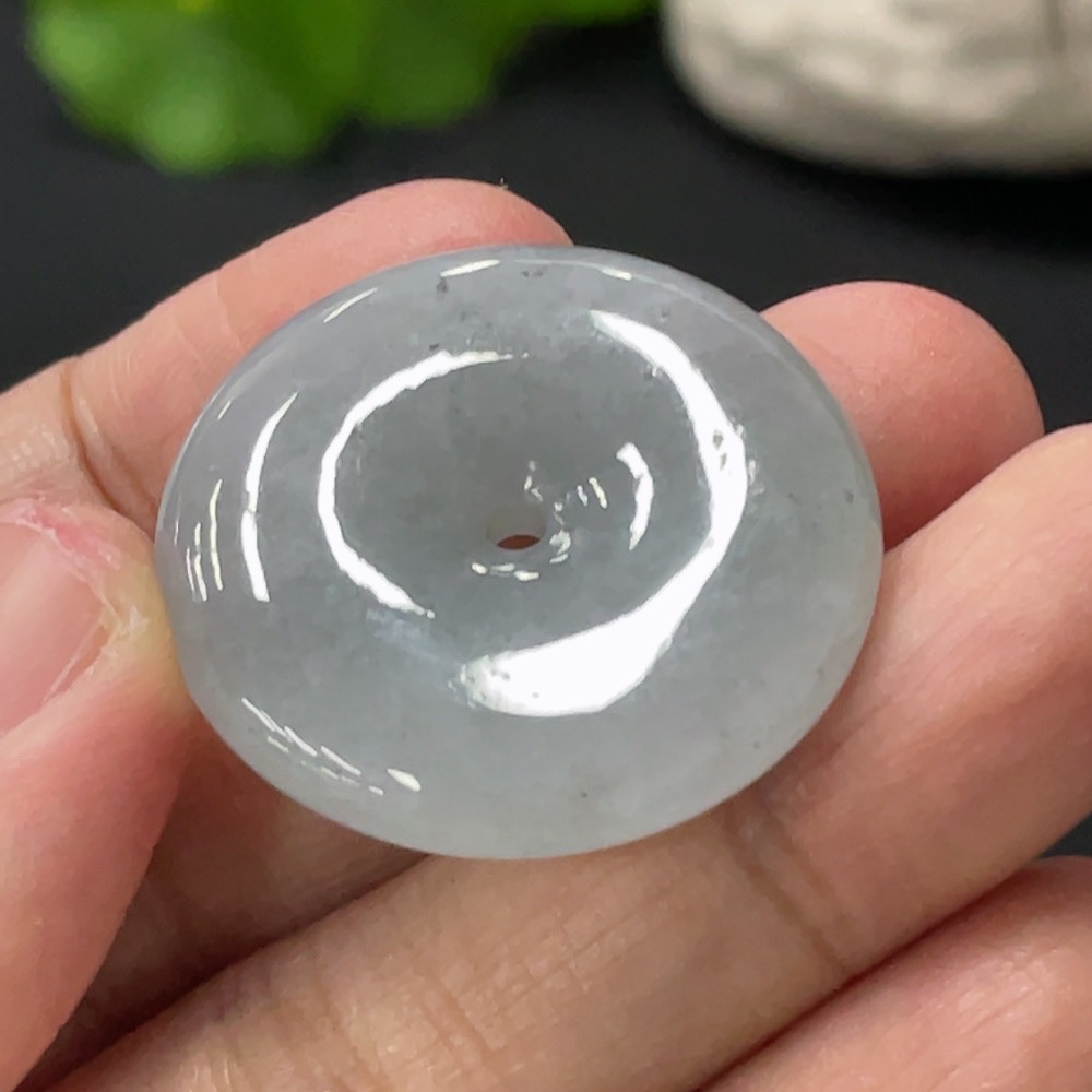 F31668657 Jadeite Peace Knot Pendant Total Weight: Approx.12.4g