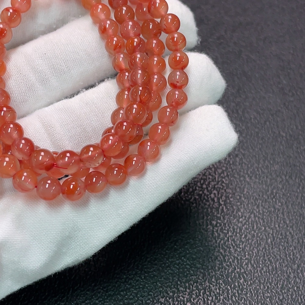 C34007393 South Red Agate Bead Strand with Visible Organic Matter, Total Weight Approximately 31.63g, Size About 5.6mm