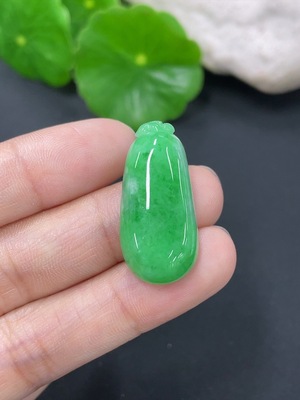F41934804 翡翠挂件福瓜 货品总约重4.95g