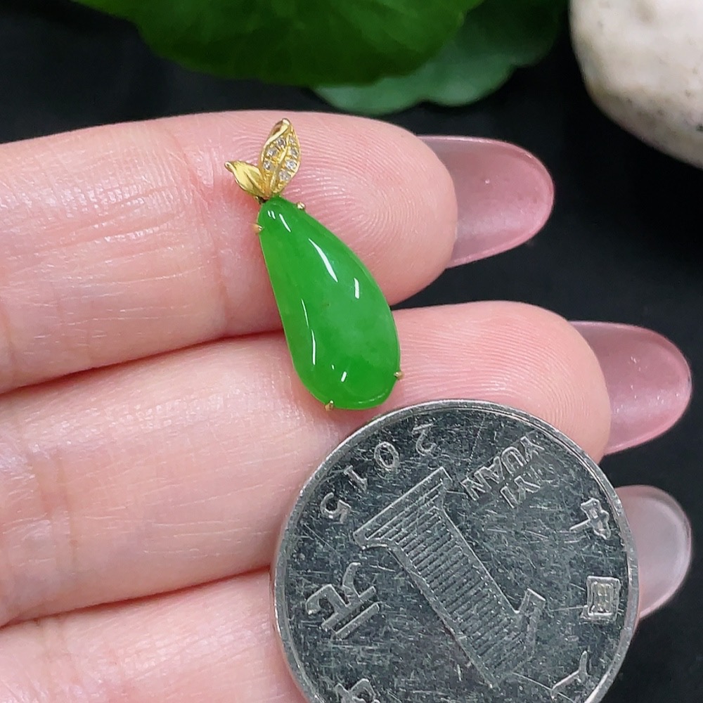 F34982852 Jadeite Inlaid Pendant 18K Gold Total Weight Approx. 1.1g (With Diamond Inlay)