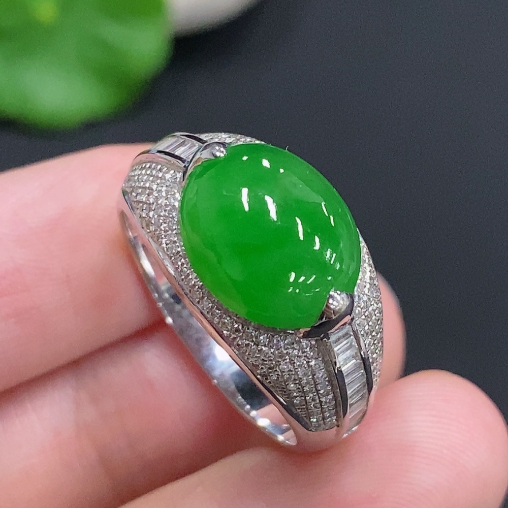 F29419381 Jadeite Cabochon Ring 18k Gold Total Weight Approx. 6.8g Size 22 with Diamond Accents