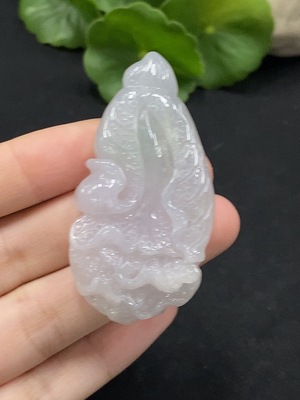 F35089898 Jadeite cabbage pendant, total weight approximately 22.8g