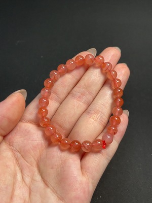 C41866272 南红玛瑙手串  卡6.7mm左右  货品总重约10.57克  可见有机物