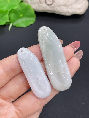 F40768773 翡翠挂件一手走