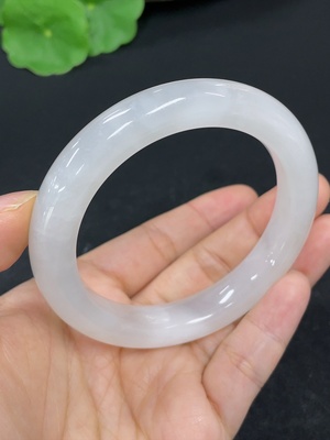 H46558390 和田玉正圈手镯    圈口54     货品总重约50.4g