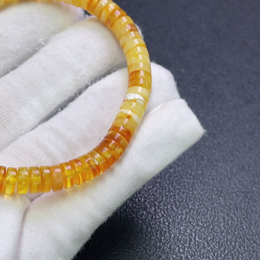 C31681800 Amber Beeswax Bracelet Total Weight About 7.35g Size Approx.7mm