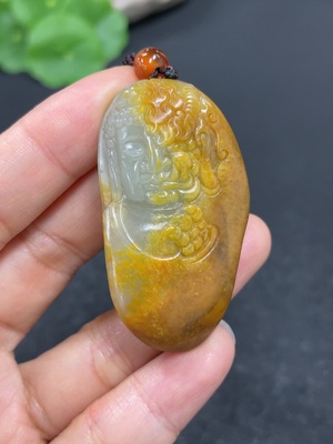 H42954905 和田玉挂件    一念之间   货品总重约（含绳）24.7g   皮色成因未定   配珠非和田玉