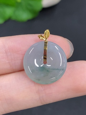 F39663382 翡翠平安扣 18k金扣头 货品总重量约2克