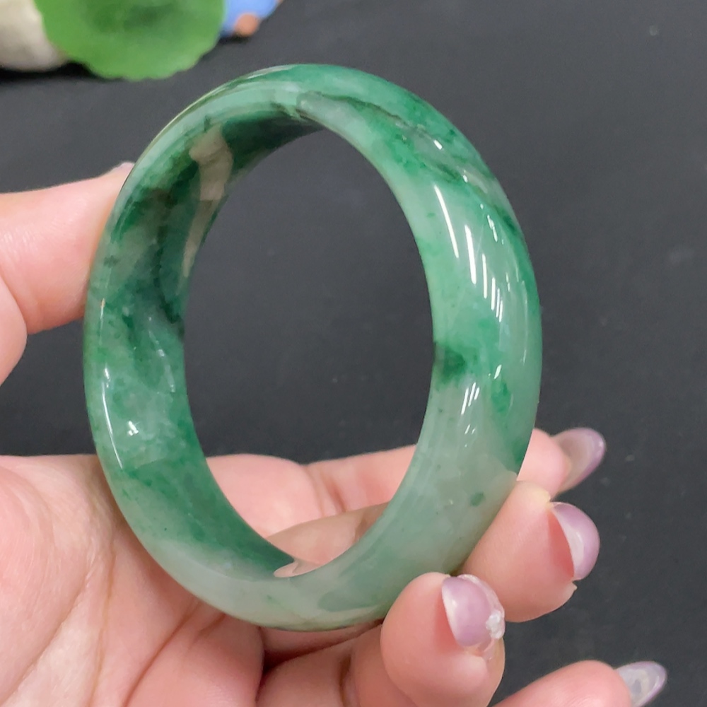 H34955370 African Emerald (Dulong Jade) Regular Bangle