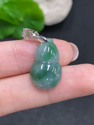 F34003362 Jadeite Gourd Pendant Non-Gold Inlaid Total Weight Approx. 2.8g