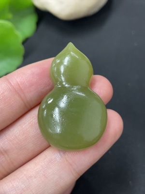 H41855107 和田玉挂件    葫芦     货品总重约9.6g