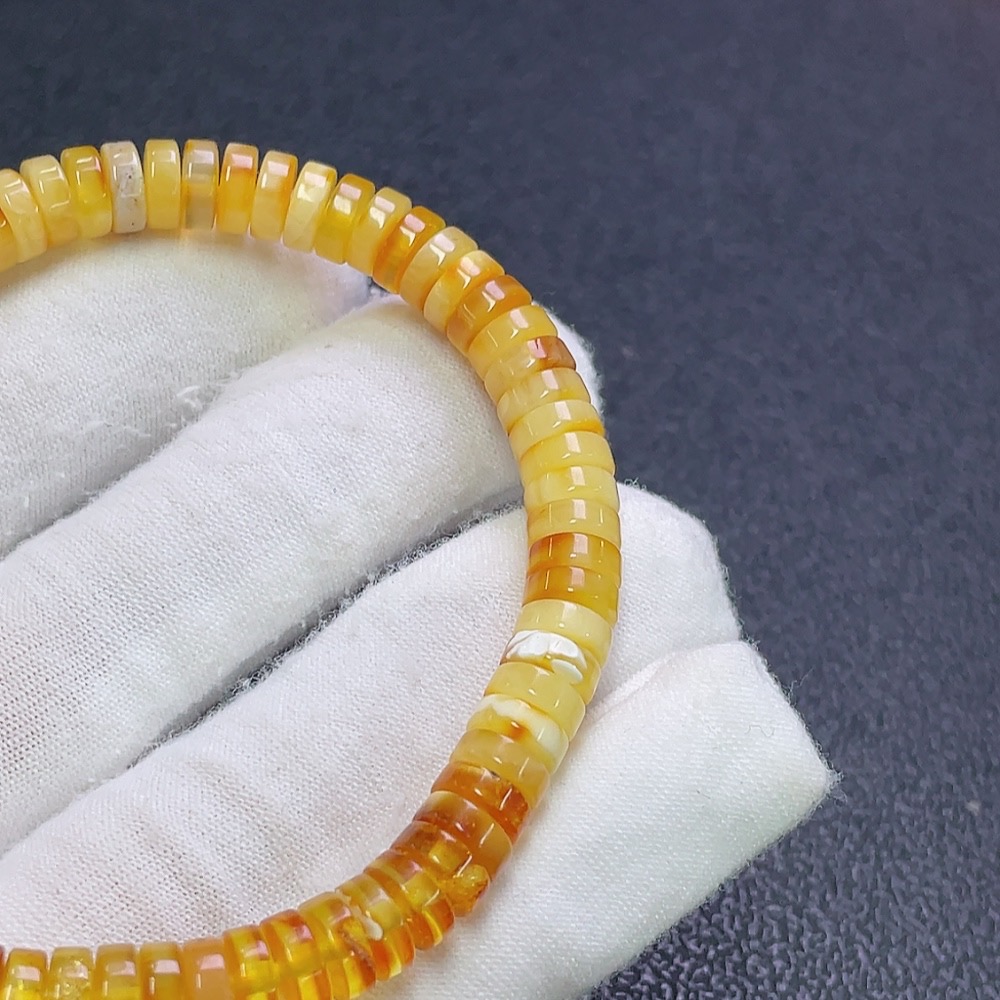 C31681800 Amber Beeswax Bracelet Total Weight About 7.35g Size Approx.7mm