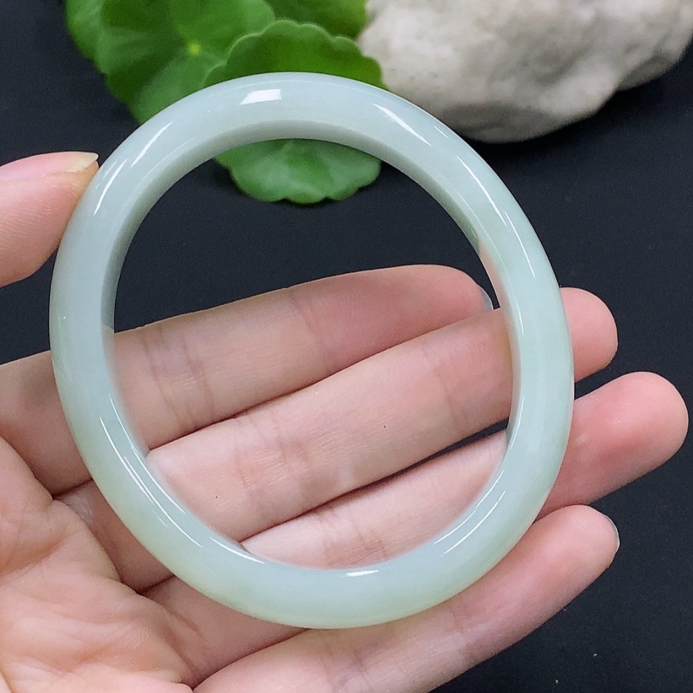 F33926893 Jadeite Concubine Bangle 56.5/49 Size Total Weight Approx. 47.3g