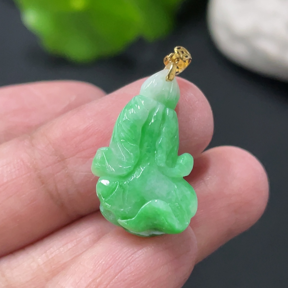 F32820664 Jadeite Cabbage Pendant with 18K Gold Clasp, Total Weight Approx. 2.47g