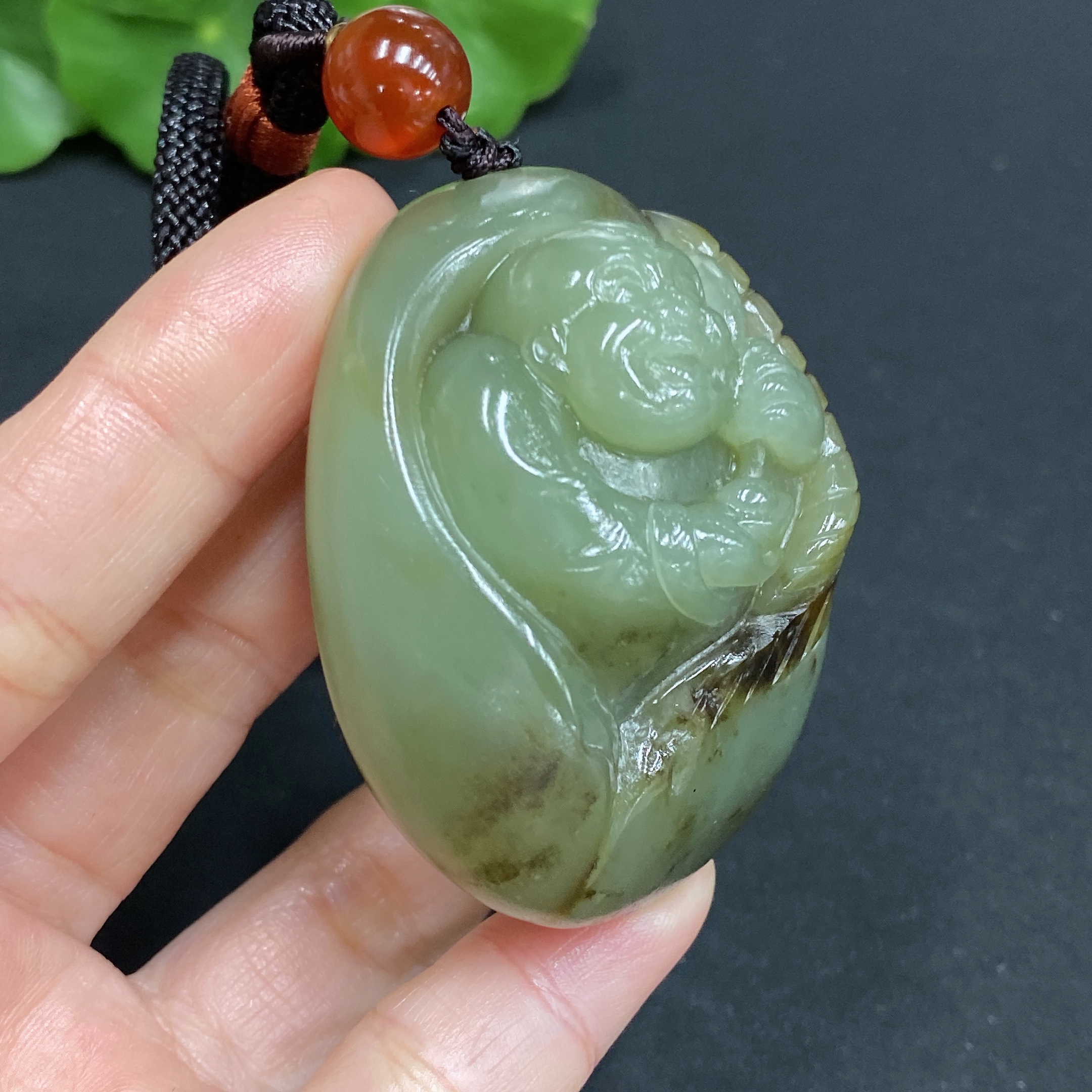 H25872096 Hetian Jade Handheld Ornament - Boy; Total Weight (Including Rope): Approx. 78.7g; Undetermined Skin Color Origin