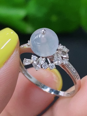 F28200631 Jadeite Inlaid Ring 18K Gold Size 13 Stone 6.5mm Approx. Total Weight 2.2g (Only Smallest Accent Stones Are Diamonds)