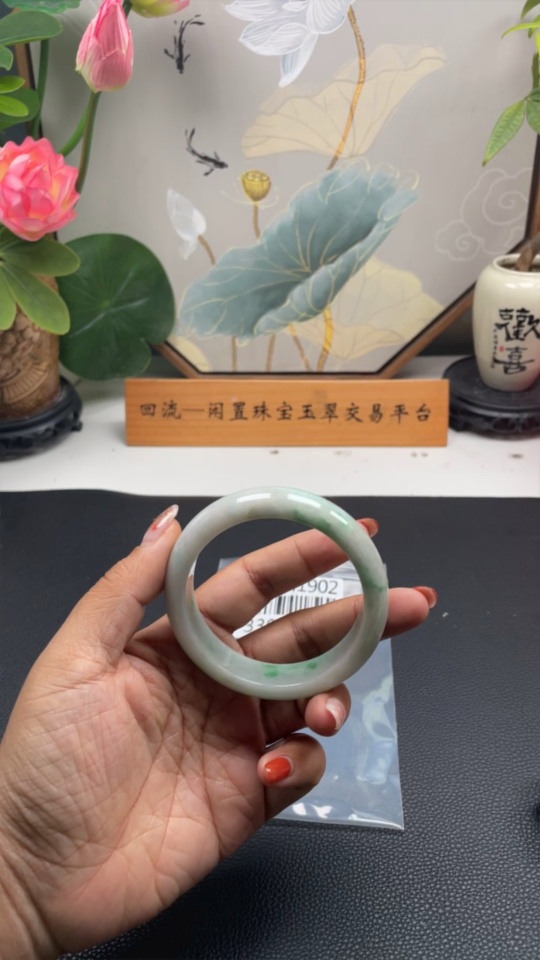 F33941902 Jadeite Round Bangle Total Weight About 70g Size 58