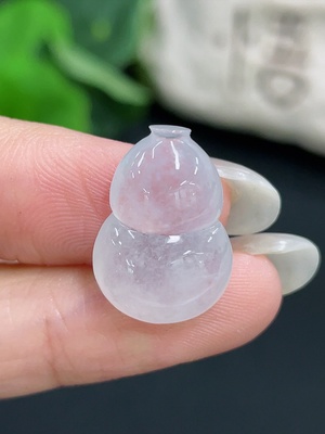F42970527 翡翠挂件 葫芦  货品总重约2.21g