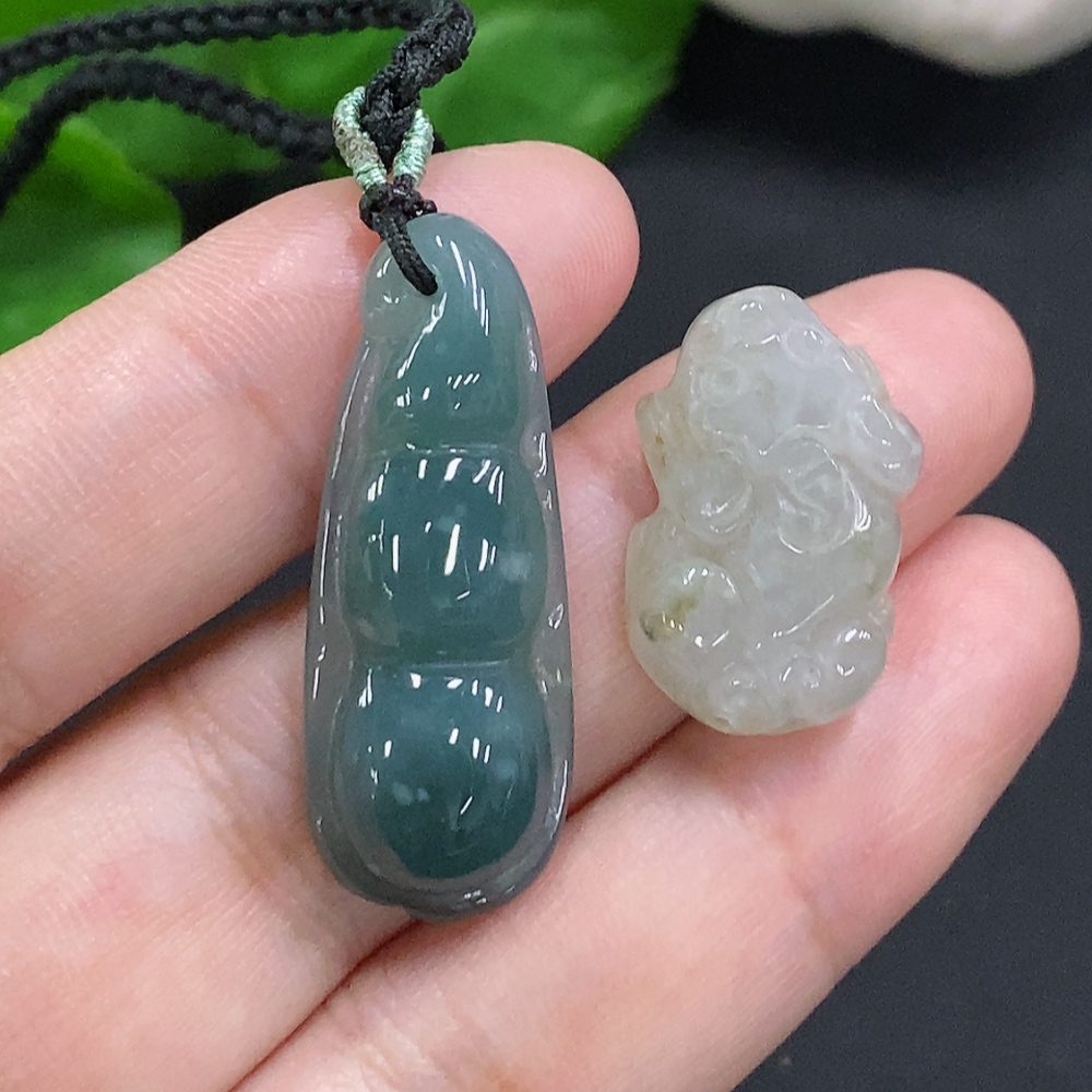 F34962705 Jadeite Pendants Sell as a Lot
