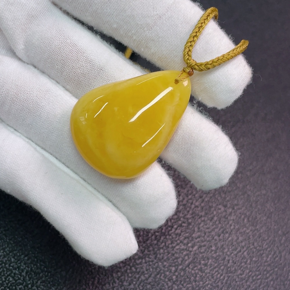 C33851527 Amber Beeswax Pendant with Partial Repair, Total Weight Approx. 7.93g, with String