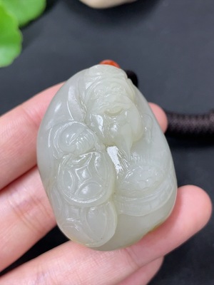 H41944498 和田玉挂件   财神   皮色成因未定  货品总重约（含绳）58g
