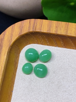 F45335352 翡翠蛋面戒面 一手走 总重约1.37g