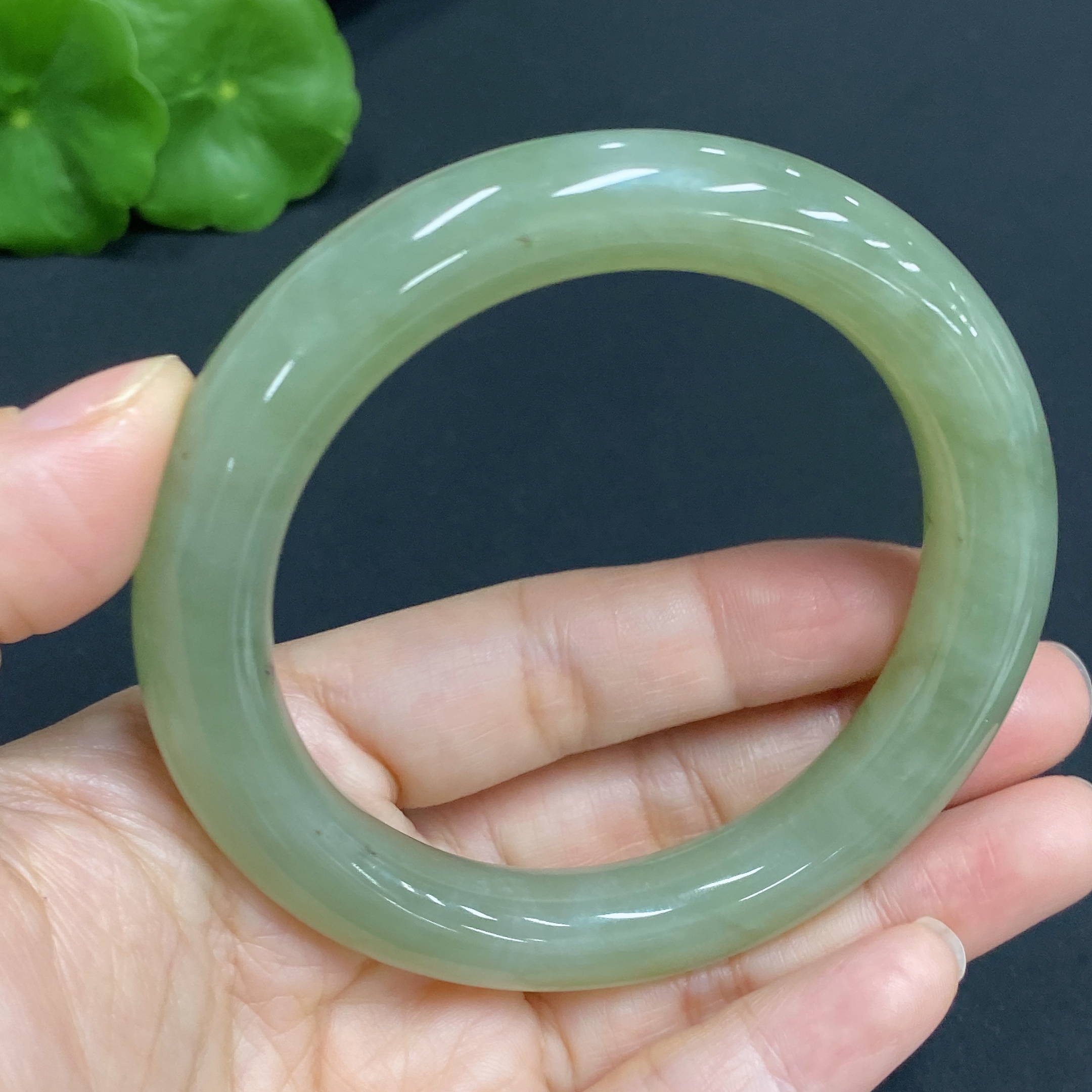 H27060312 Hetian Jade Round Bracelet Size 56.2 Total Weight Approx. 57.9g