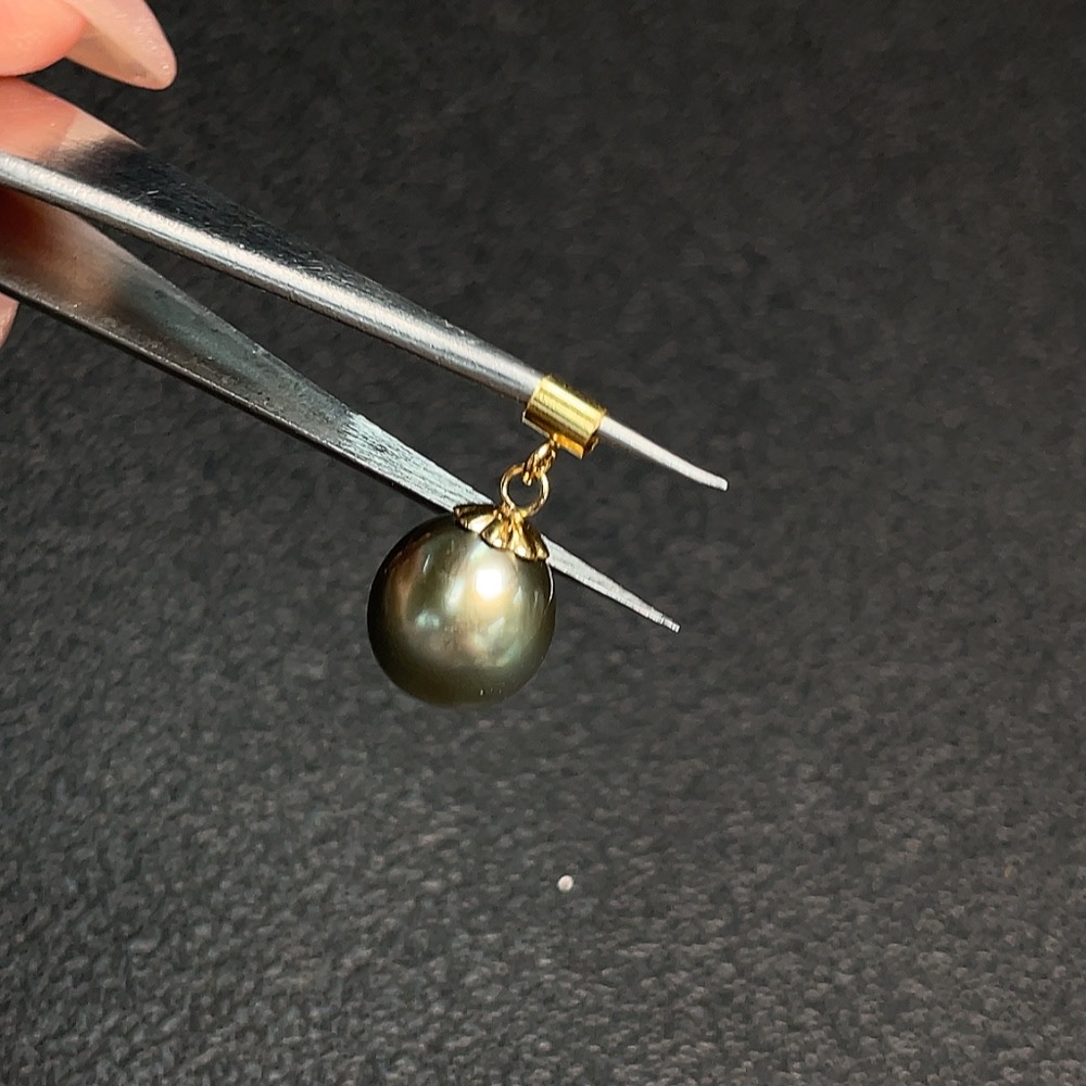 C33920572 Seawater Pearl Pendant Unmarked Surface Gold Content 47% Total Weight Approx. 1.89g Size Approx. 10.3mm