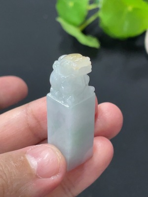 F30493739 Jadeite Pi Xiu Seal Total Weight Approx. 16.4g Color Origin Undetermined