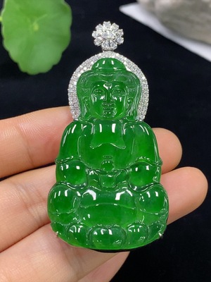 F31639491 Jadeite Guanyin Pendant Set in 18K Gold with Diamond Accents