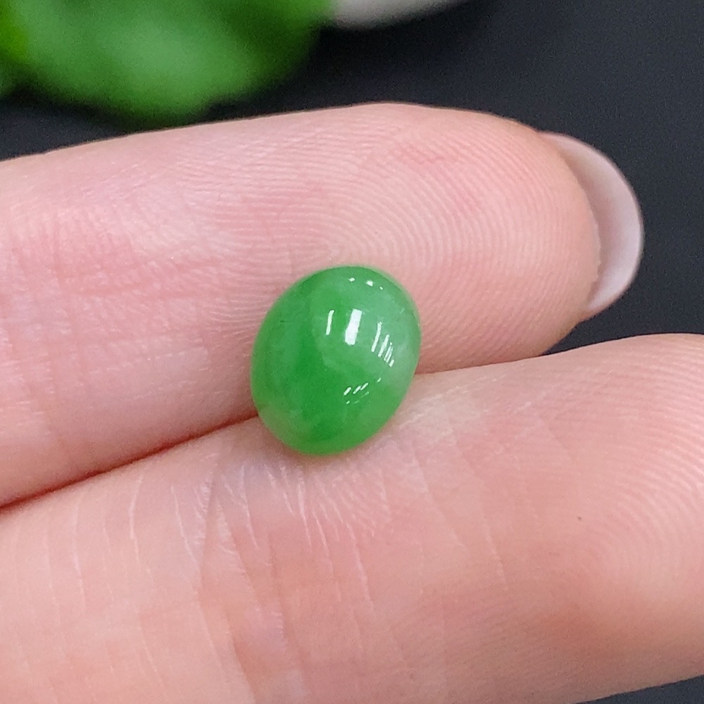 F34969171 Jadeite cabochon, total weight approximately 0.3g