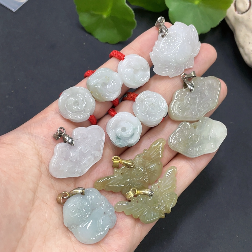 F16762352 Jadeite Pendant Non-Gold One Hand 12 Pieces