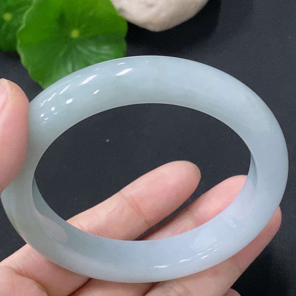F33829309 Jadeite Regular Bangle