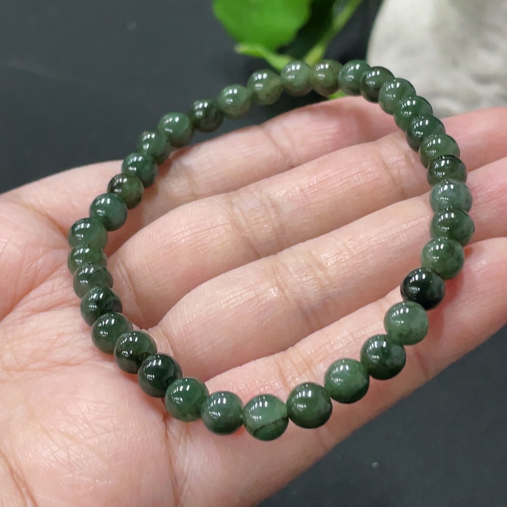 F35081045 Jadeite Bracelet Approx. 5.8mm Total Weight Approx. 11.6g