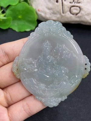 F46571382 翡翠挂件    观音     货品总重约34.1g