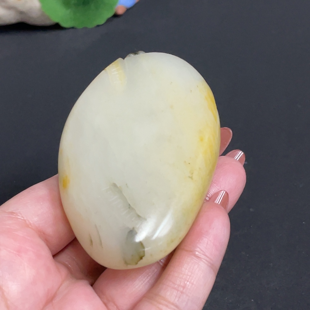 H34004018 Hetian Jade Handheld Ornament - God of Wealth (Undetermined Skin Color Origin, Contains Other Mineral Components, Total Weight Approx. 171.8g)