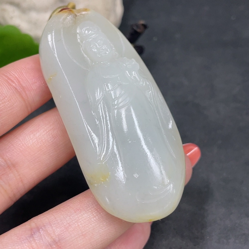 H34016636 Hetian Jade Seed Material Pendant - Guanyin, Undetermined Skin Color Origin, Non-Hetian Jade Beads, Total Weight Approx. (Including String) 51.5g