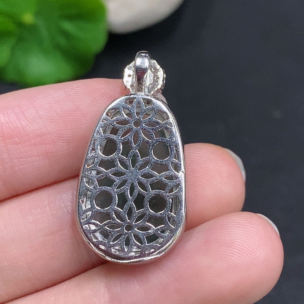 F33941576 Jadeite Ruyi Inlaid Pendant, Non-Gold Inlaid, Total Weight Approximately 4 Grams