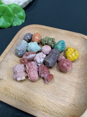 H35110071 Alashan Agate Pendant with other mineral components, total weight approximately 93.1g