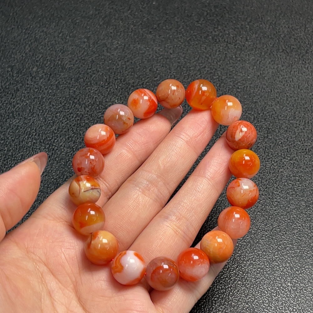 C29370496 Red Agate Bracelet with Visible Organic Matter, Total Weight Approximately 43.41g, Bead Size About 11.7mm
